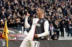 lol季中赛-塞维利亚强势尤文，加维完成帽子戏法的简单介绍