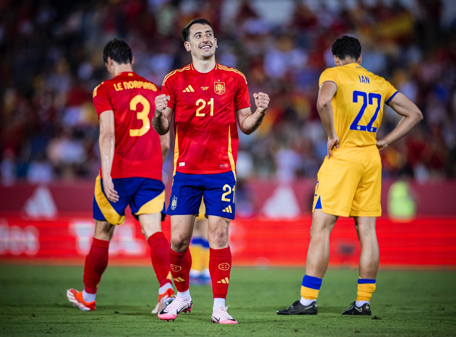 关于曼联血洗比利时，费兰·托雷斯高光表现的信息